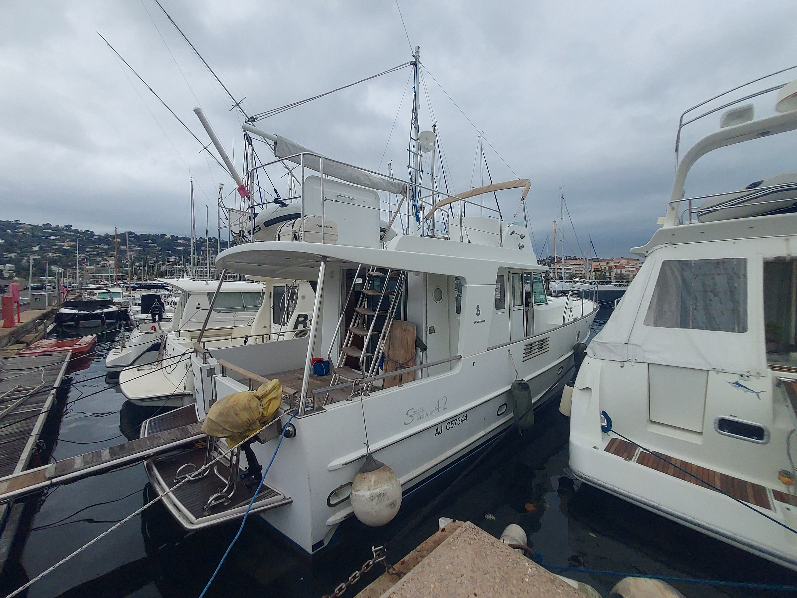 slider 23 Beneteau Swift Trawler 42